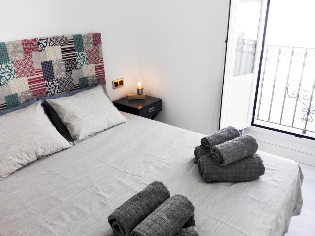 Apartamentos Adriano Sevilha Quarto foto