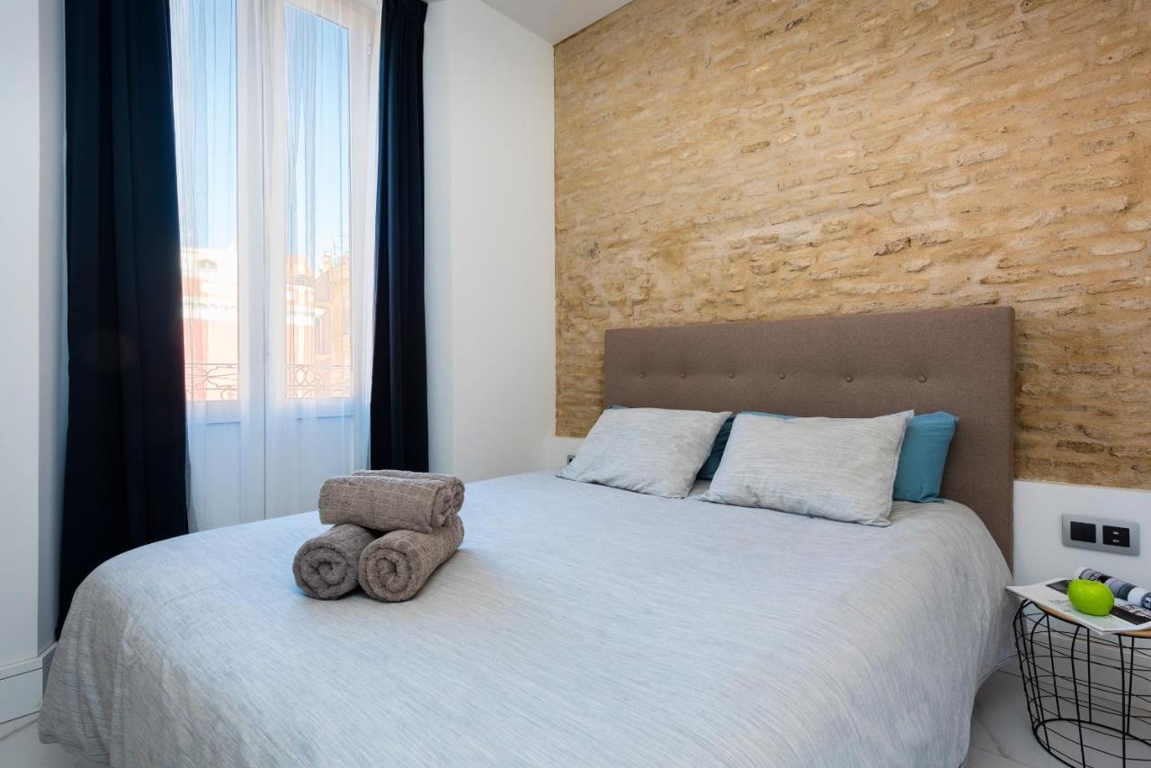 Apartamentos Adriano Sevilha Exterior foto