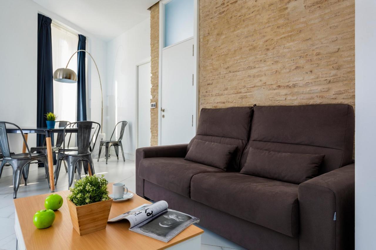 Apartamentos Adriano Sevilha Exterior foto