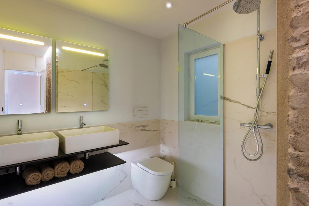 Apartamentos Adriano Sevilha Exterior foto