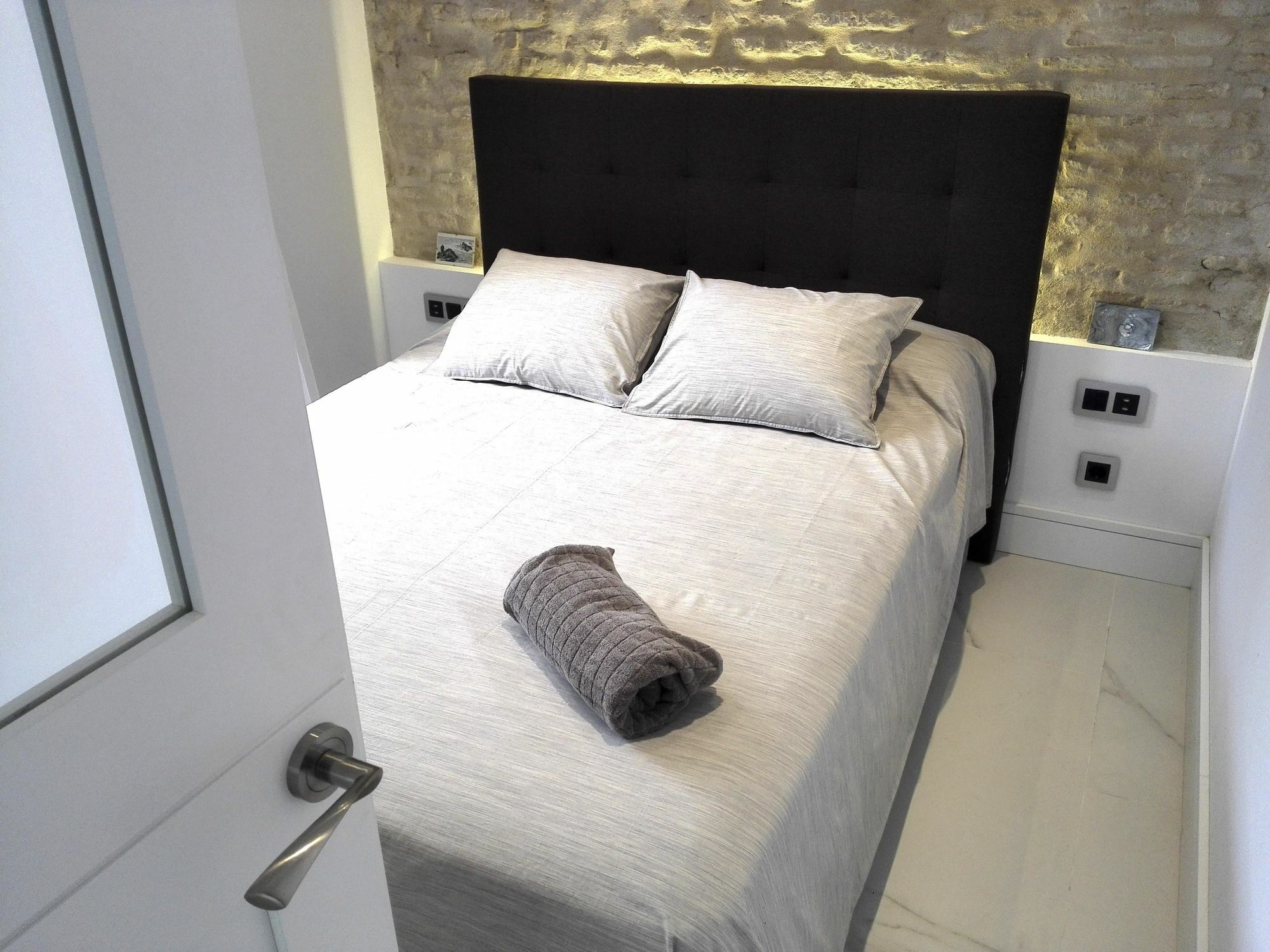 Apartamentos Adriano Sevilha Exterior foto